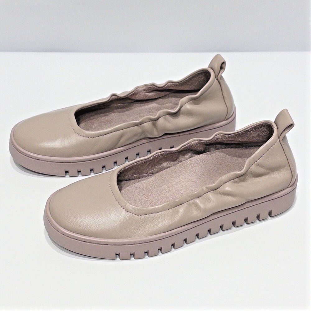 NWOB Vionic Uptown Ballet Flats Pale Purple Leather Comfort Arch Support Women 5
